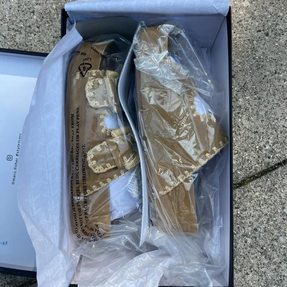 Brand New Condition!!! Marc Fisher Solea Footbed Sandal 6.5 NEW in BOX - Picture 2 of 9